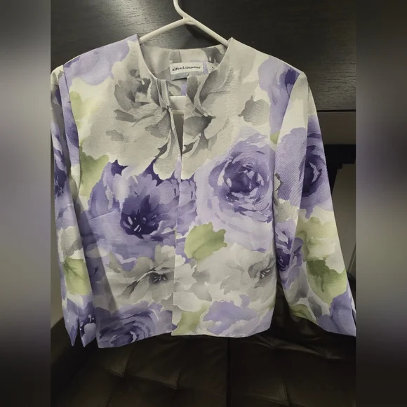 Alfred Dunner Purple and White Floral Jacket Petite - Picture 1 of 4